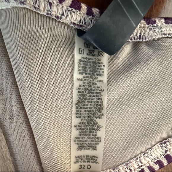 Victoria’s Secret 32D Bandeau Bikini Top Purple Ikat Tribal Strapless Swim 2014 - Picture 9 of 10